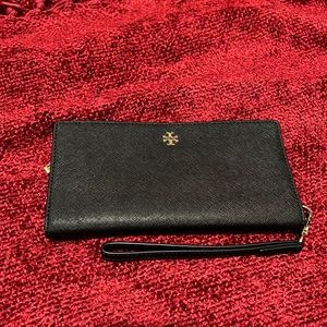 NWT TORY BURCH Emerson Slim Wristlet Envelope Wallet Black Gold